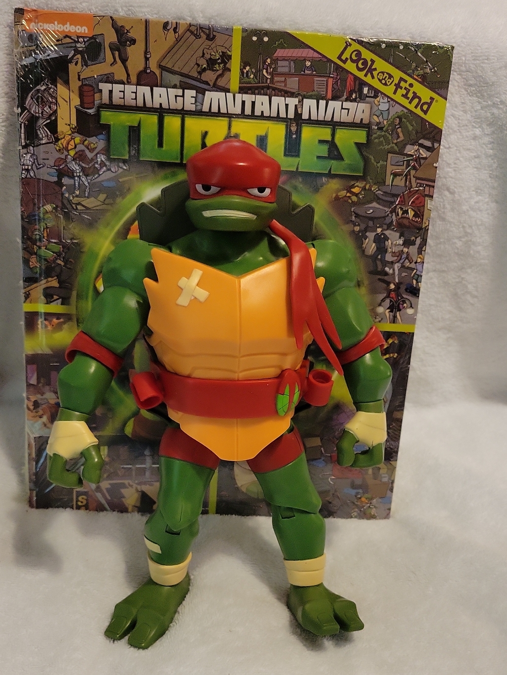 Teenage Mutant Ninja Turtles Rafael With BOOK